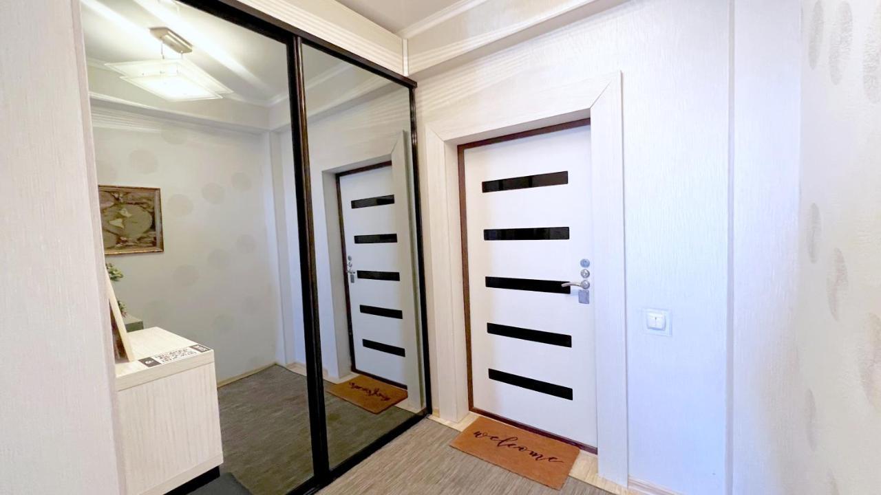 Apartament De Lux Cu 2 Camere Si Living Chisinau Ngoại thất bức ảnh